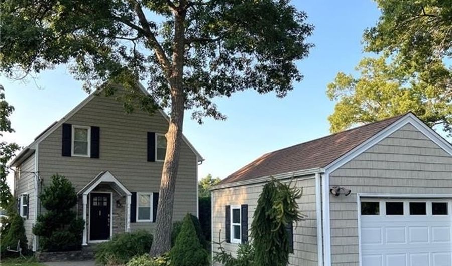 242 Shady Valley Rd, Coventry, RI 02816 - 3 Beds, 2 Bath