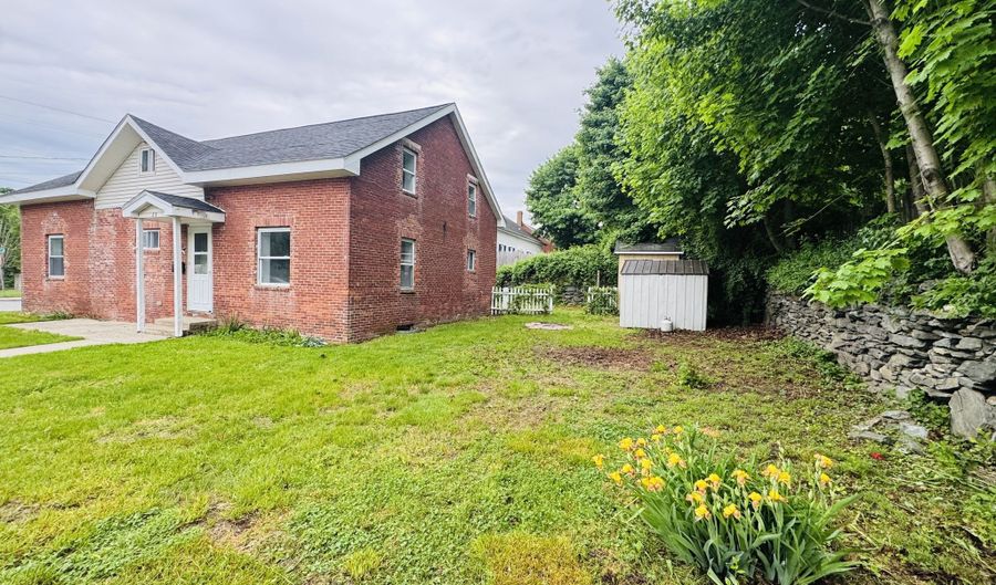 23 Tiffany St, Brooklyn, CT 06234 - 4 Beds, 2 Bath