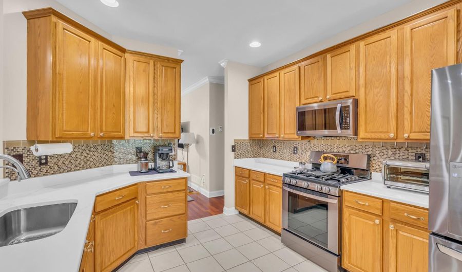 40 BUNKER HILL Dr, Allentown, NJ 08501 - 2 Beds, 2 Bath