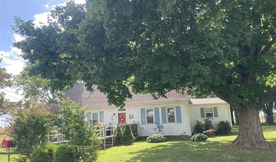 9101 Nashville Rd, Adairville, KY 42202 - 5 Beds, 2 Bath
