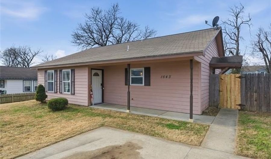 1643 S Oak Ave, Bartlesville, OK 74003 - 4 Beds, 2 Bath