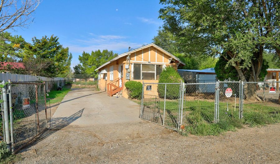 1030 Melanie Ln, Belen, NM 87002 - 2 Beds, 1 Bath