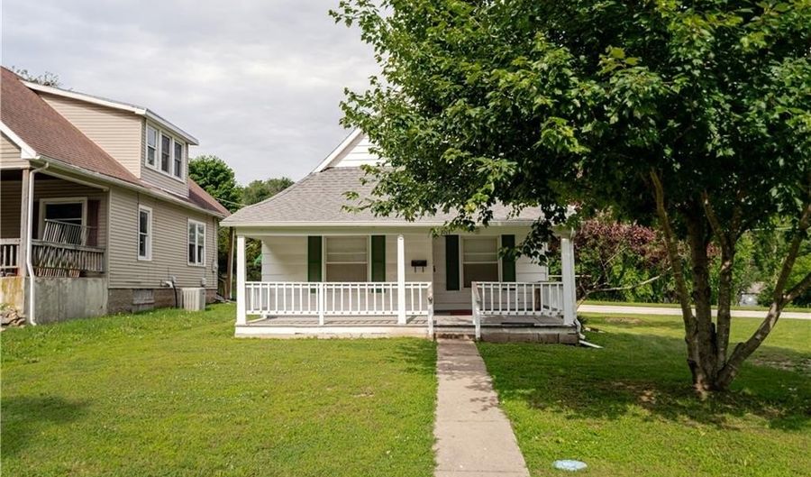 1017 S 5th St, Atchison, KS 66002 - 3 Beds, 1 Bath