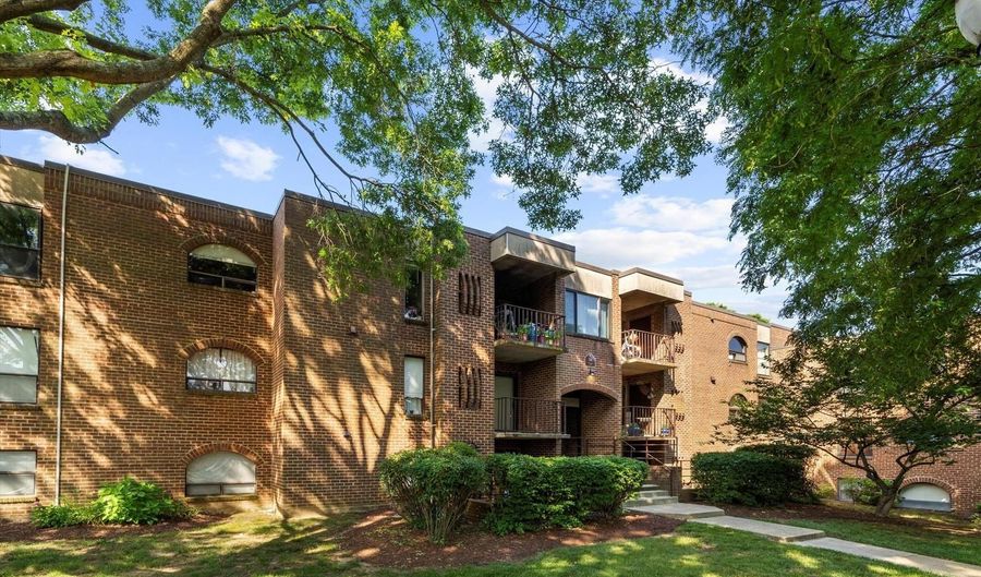 16 SILVERWOOD Cir #2, Annapolis, MD 21403 - 2 Beds, 2 Bath