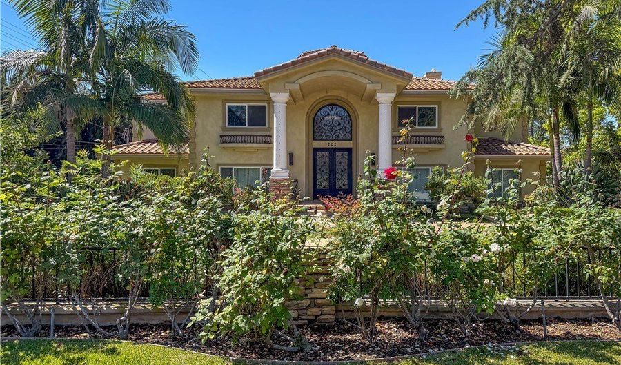 202 W Lemon Ave, Arcadia, CA 91007 - 7 Beds, 7 Bath