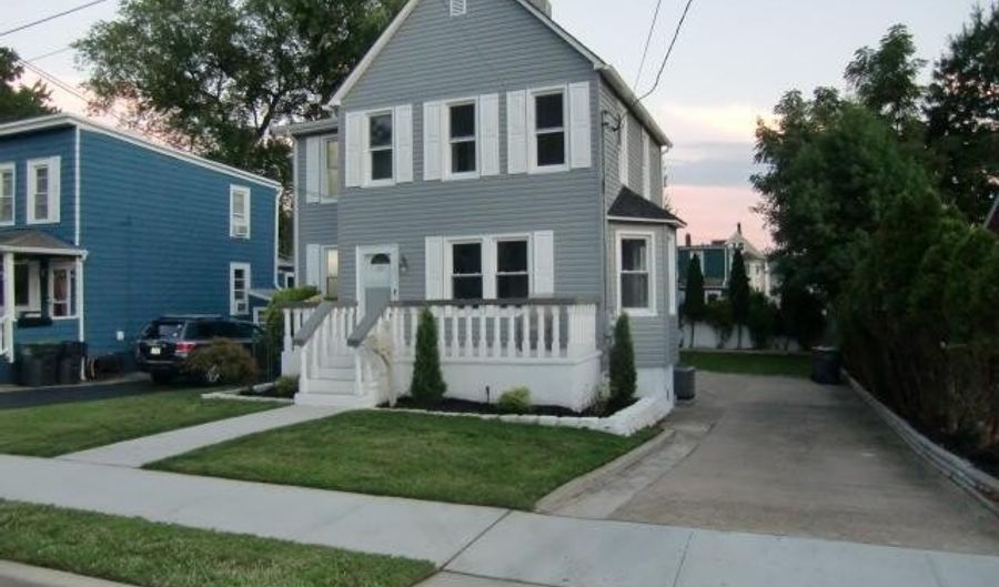 210 Merritt Ave, Bergenfield, NJ 07621 - 4 Beds, 2 Bath