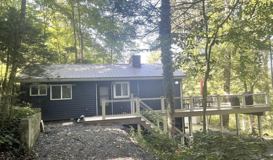 151 E TRAILS Rd, Airville, PA 17302 - 2 Beds, 1 Bath