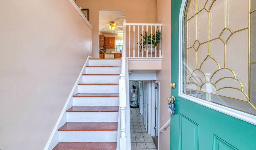 921 Navajo Ave, Absecon, NJ 08201 - 4 Beds, 3 Bath