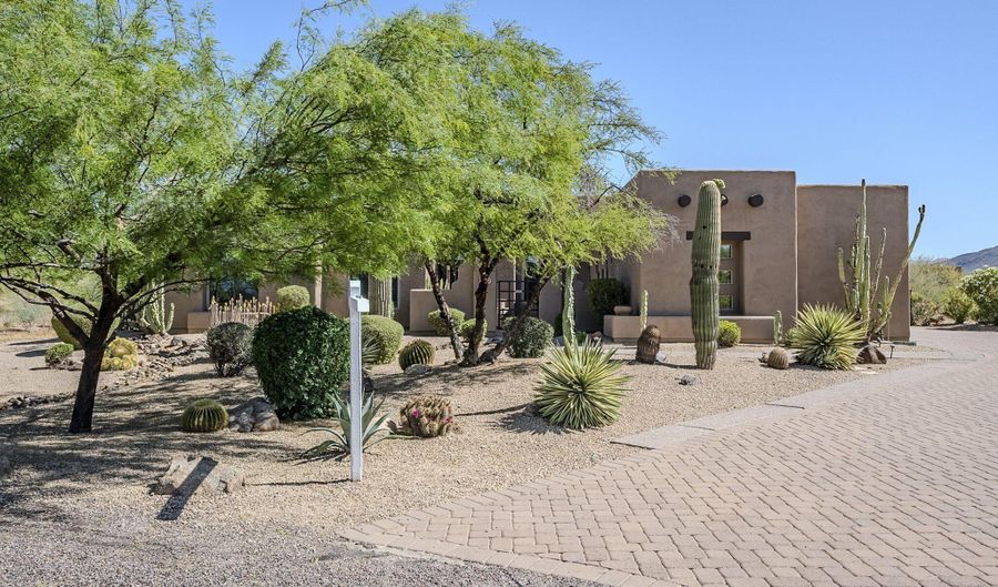4772 E AGAVE Ln, Cave Creek, AZ 85331 - 4 Beds, 3 Bath