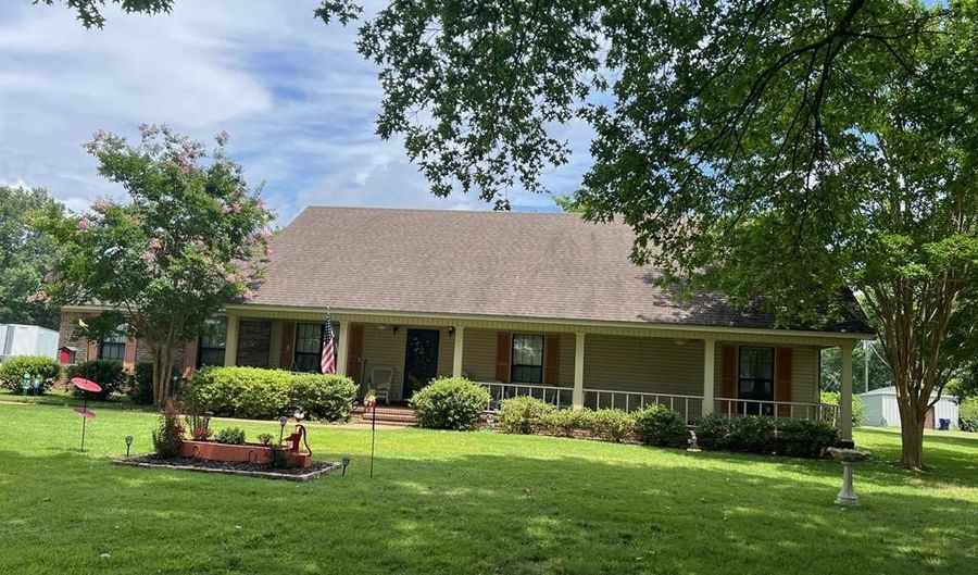 408 Hunters Pkwy, Batesville, MS 38606 - 3 Beds, 2 Bath