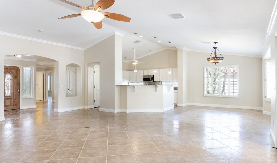 126 S LUCIA Ln, Casa Grande, AZ 85194 - 2 Beds, 2 Bath
