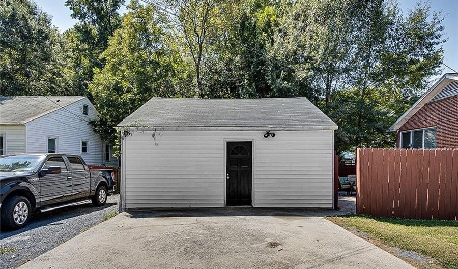 401 Uwharrie St, Asheboro, NC 27203 - 3 Beds, 2 Bath