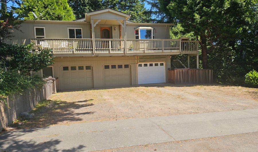 16107 W HOFFELDT Ln, Brookings, OR 97415 - 3 Beds, 3 Bath