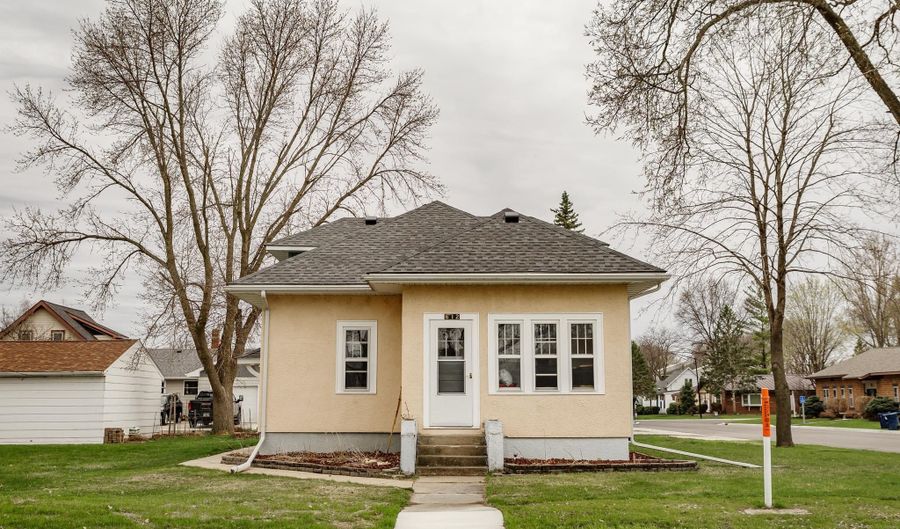 612 W Brooks St, Arlington, MN 55307 - 3 Beds, 3 Bath