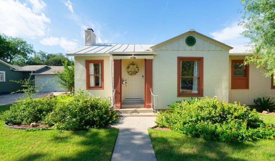 128 E Elmview Pl, Alamo Heights, TX 78209 - 3 Beds, 2 Bath