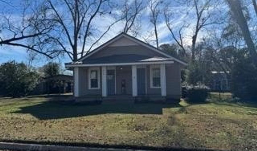 402 Main St, Ashford, AL 36312 - 3 Beds, 1 Bath