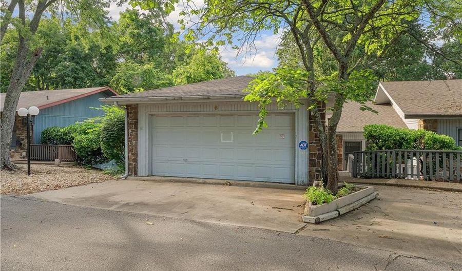 6 Barbara Ln, Bella Vista, AR 72715 - 3 Beds, 3 Bath