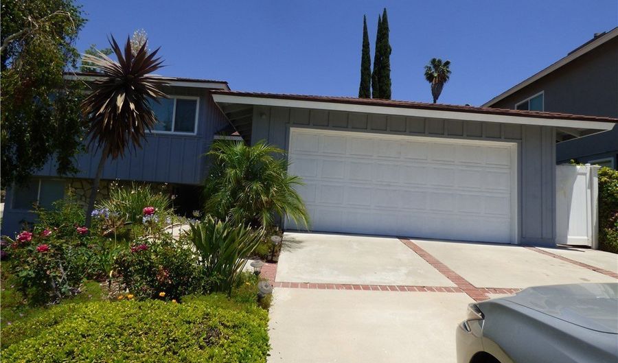 5650 Lake Lindero Dr, Agoura Hills, CA 91301 - 3 Beds, 2 Bath