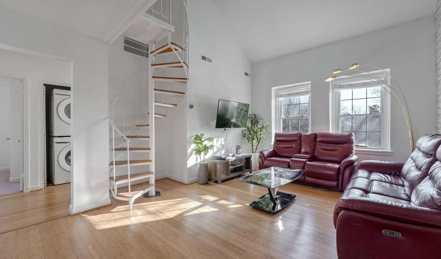 2950 S COLUMBUS St C2, Arlington, VA 22206 - 2 Beds, 1 Bath