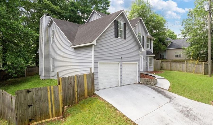 2907 Oakvale Falls Dr, Decatur, GA 30034 - 4 Beds, 3 Bath