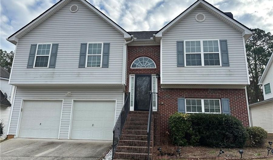 1943 Oakbluff Dr, Austell, GA 30106 - 4 Beds, 3 Bath