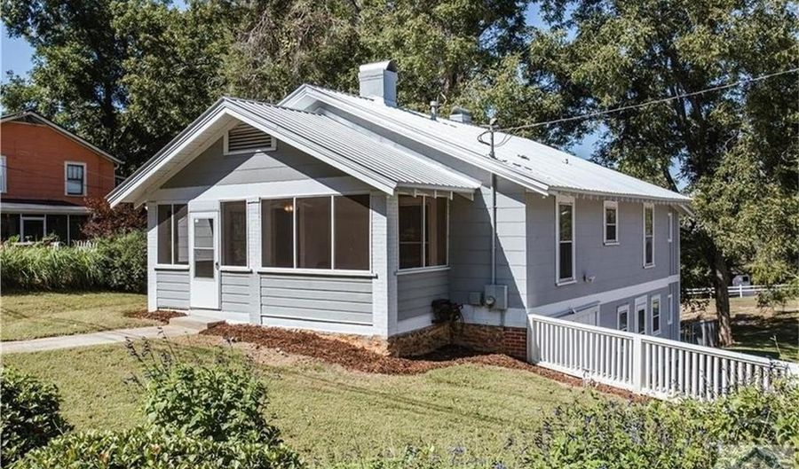 332 Carr St, Athens, GA 30605 - 4 Beds, 3 Bath