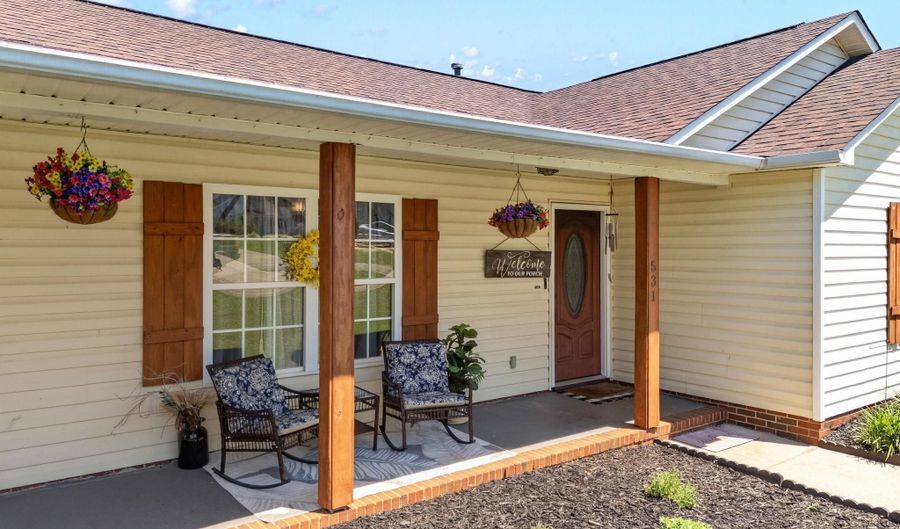531 Plantation Creek Dr, Boiling Springs, SC 29316 - 3 Beds, 2 Bath