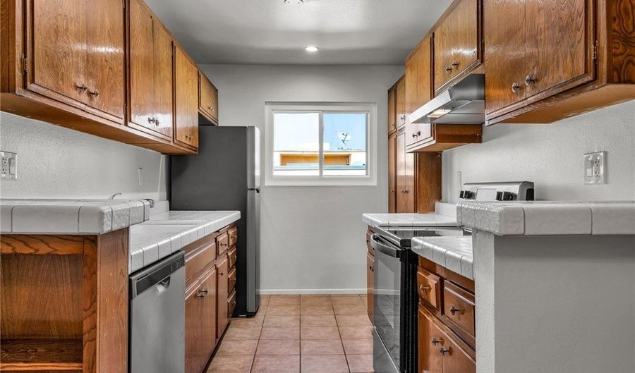 5414 Newcastle Ave 49, Encino, CA 91316 - 2 Beds, 2 Bath