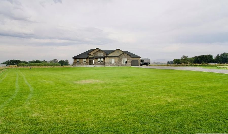 43 S 760 W, Blackfoot, ID 83221 - 5 Beds, 4 Bath
