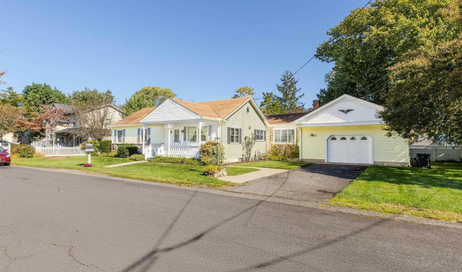 35 Maple Ave, Villas, NJ 08251 - 3 Beds, 3 Bath