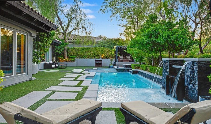 24 Panorama Crest Ave, Las Vegas, NV 89135 - 4 Beds, 5 Bath