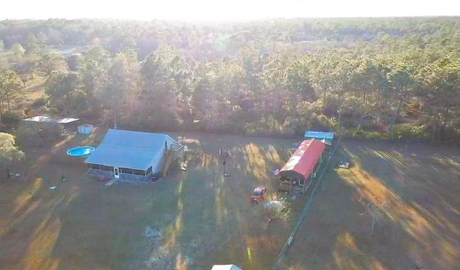 306 Huckeba Dr, Apalachicola, FL 32320 - 6 Beds, 5 Bath