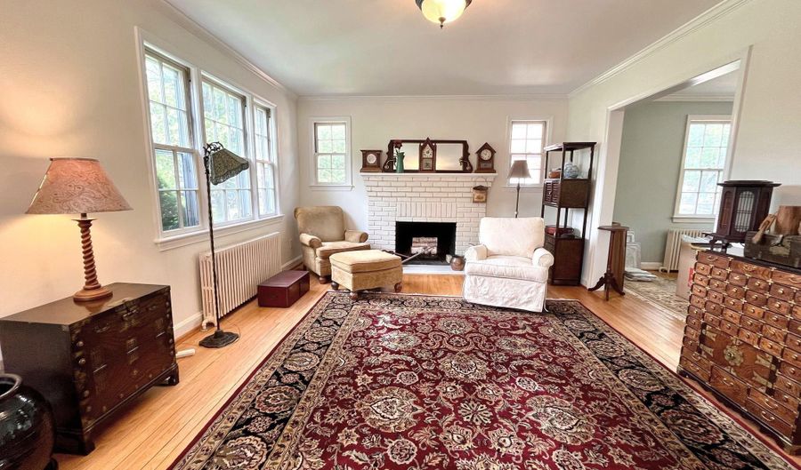6012 19TH St N, Arlington, VA 22205 - 3 Beds, 2 Bath