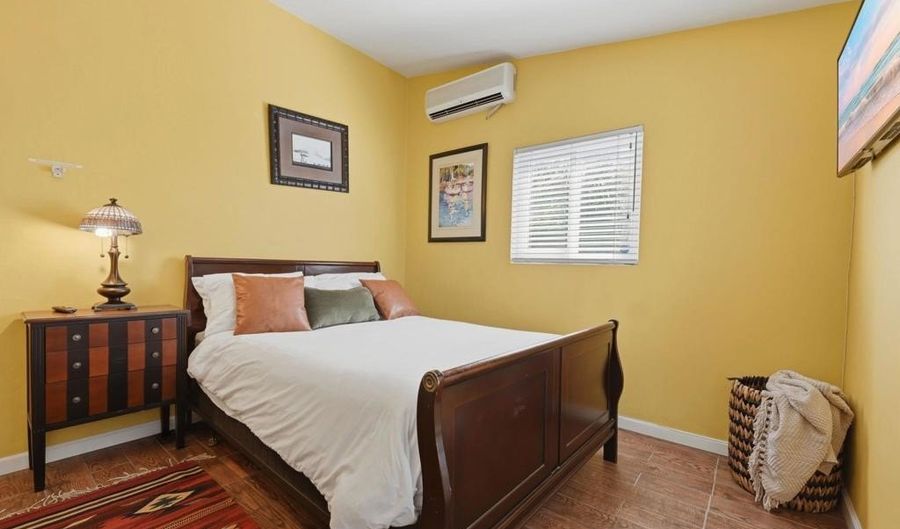 311 Eaton St, Oceanside, CA 92054 - 2 Beds, 1 Bath