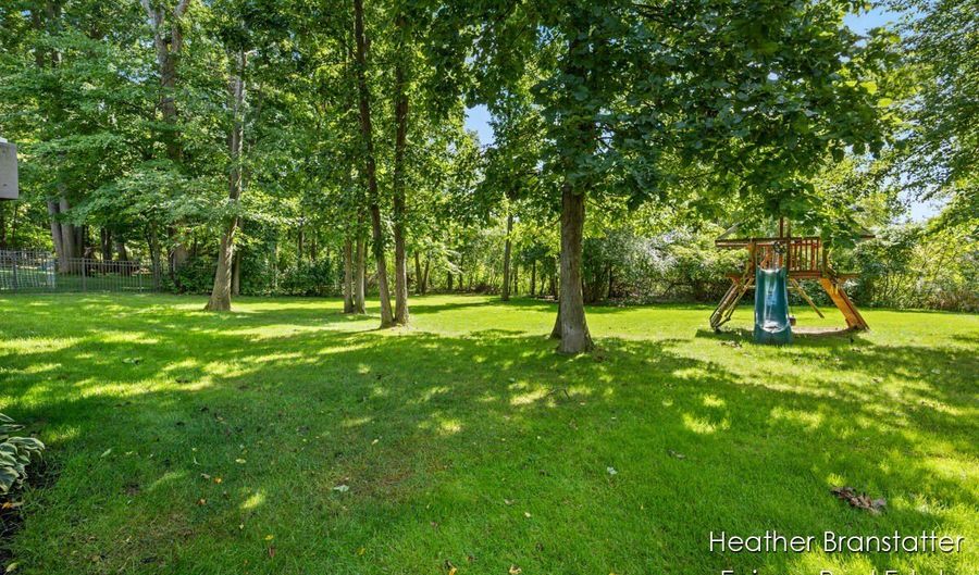 4936 W Village Trl SE, Ada, MI 49301 - 5 Beds, 4 Bath
