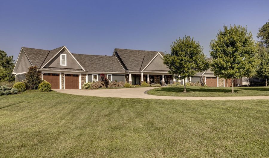 625 Windy Rock Rd, Bardstown, KY 40004 - 4 Beds, 3 Bath