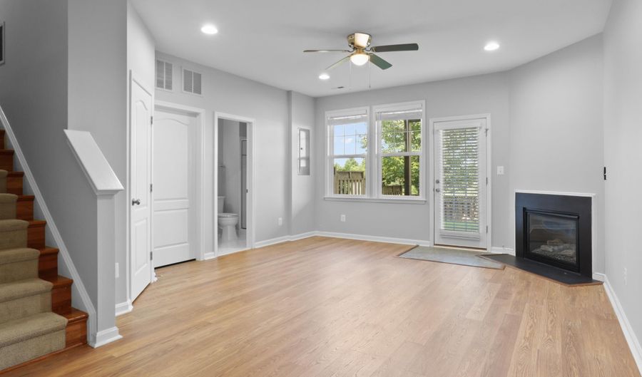 25157 HIMALAYAS Ter, Aldie, VA 20105 - 3 Beds, 4 Bath