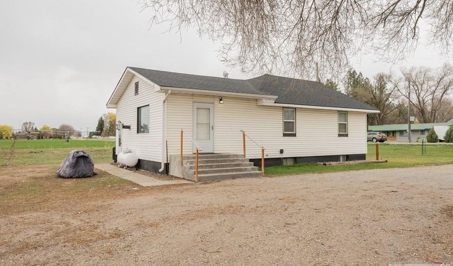 344 W 350 N, Blackfoot, ID 83221 - 3 Beds, 2 Bath