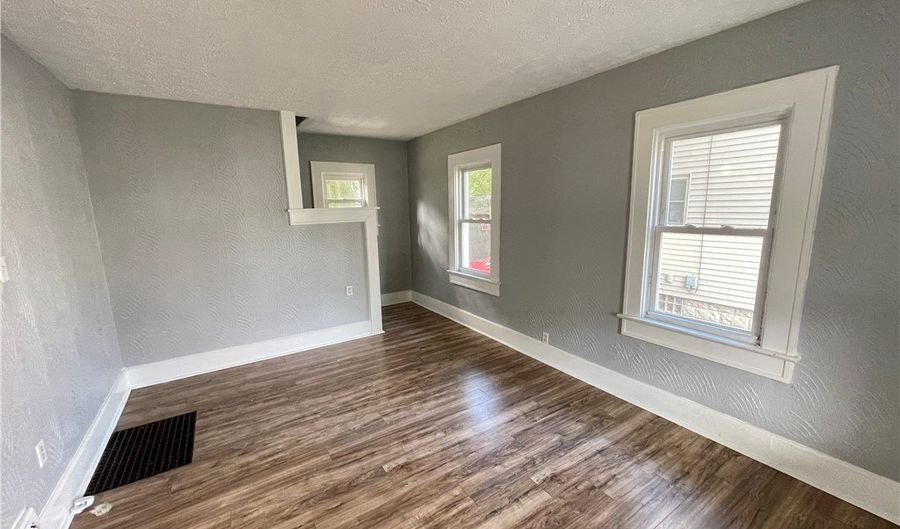 1072 Pitkin Ave, Akron, OH 44310 - 3 Beds, 1 Bath