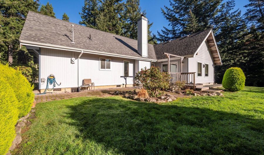 54177 Morrison Rd, Bandon, OR 97411 - 2 Beds, 3 Bath