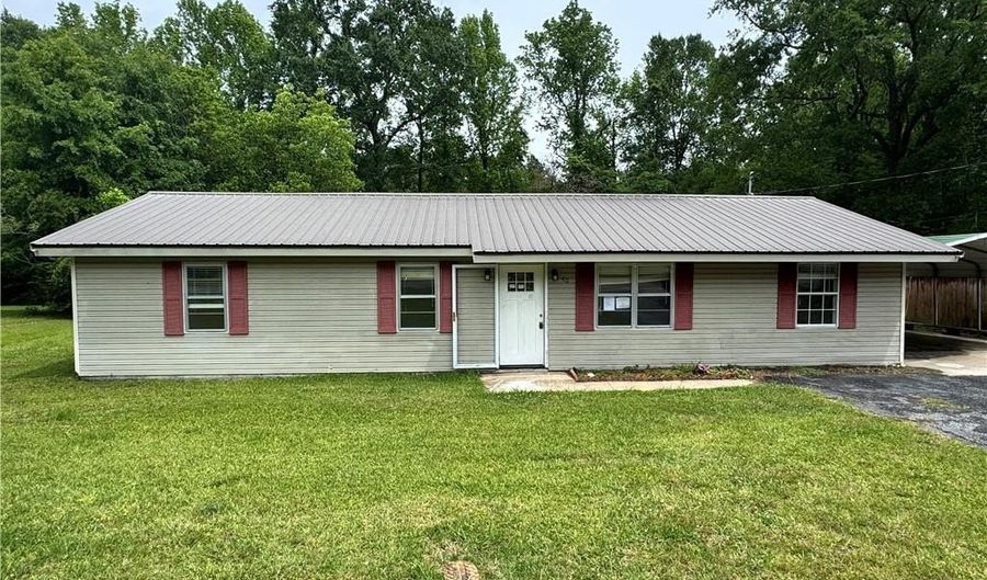 1140 ELK Dr, Alexander City, AL 35010 - 4 Beds, 3 Bath