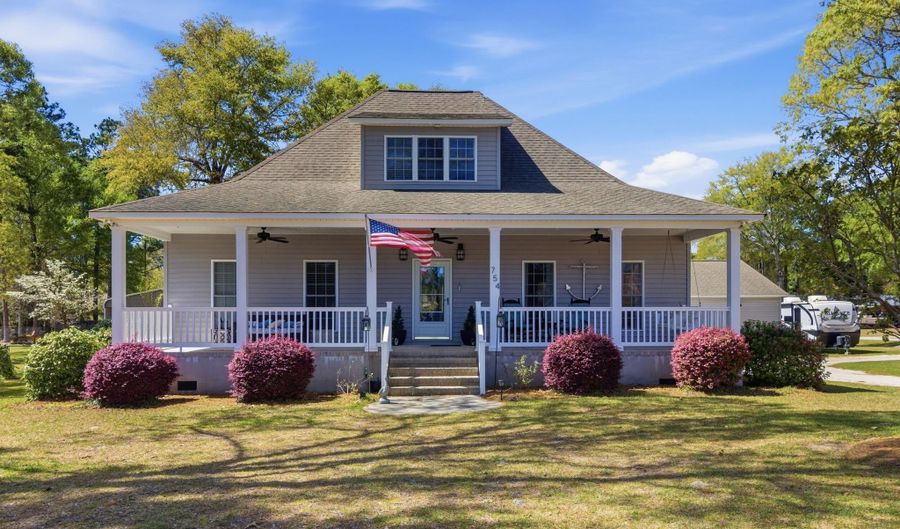 754 Hardison Dr, Arapahoe, NC 28510 - 3 Beds, 3 Bath