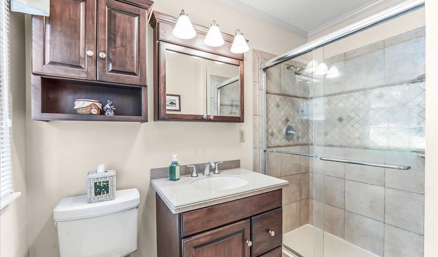 230 TREE TOP Ln, Hockessin, DE 19707 - 5 Beds, 3 Bath