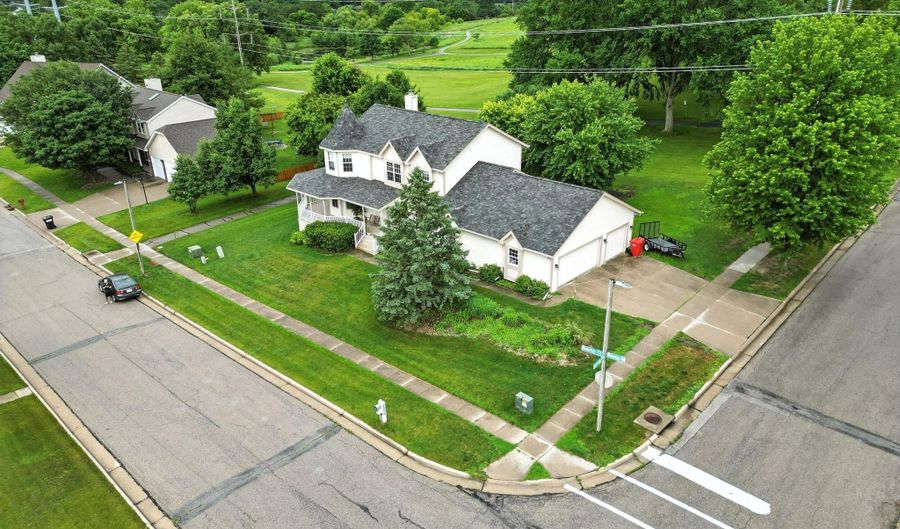 2400 Ridgetop Cir, Ames, IA 50014 - 5 Beds, 4 Bath