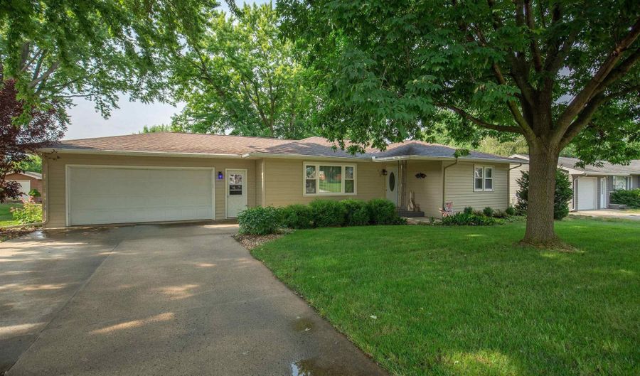 219 W South Ave, Algona, IA 50511 - 4 Beds, 1 Bath