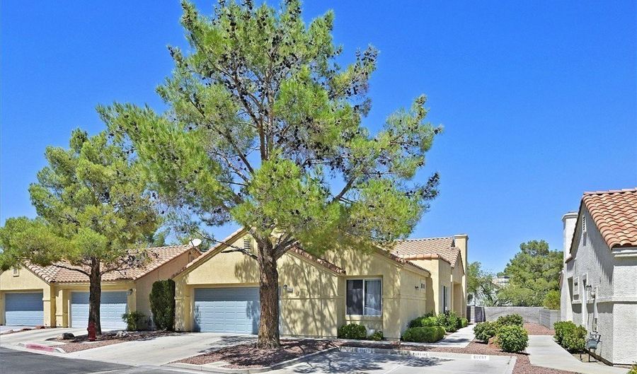 2284 Cassatt Dr, Henderson, NV 89074 - 2 Beds, 2 Bath