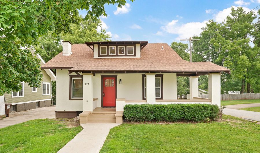412 E Walker St, Ash Grove, MO 65604 - 4 Beds, 2 Bath