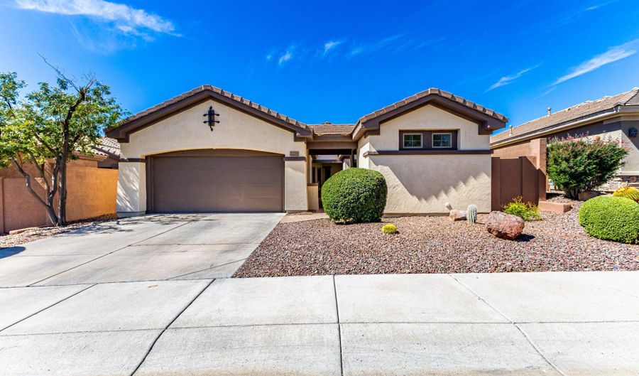 2231 W VALHALLA Ct, Anthem, AZ 85086 - 4 Beds, 3 Bath
