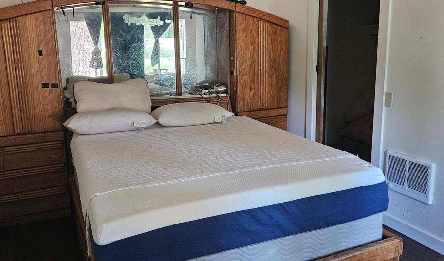 104 N Mill St, Clark Fork, ID 83811 - 1 Beds, 1 Bath