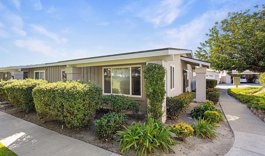 3804 Rosemary Way Way, Oceanside, CA 92057 - 2 Beds, 2 Bath